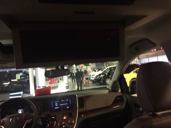 17款加版豐田塞納現(xiàn)車 四驅(qū)頂配商務(wù)65萬-圖5