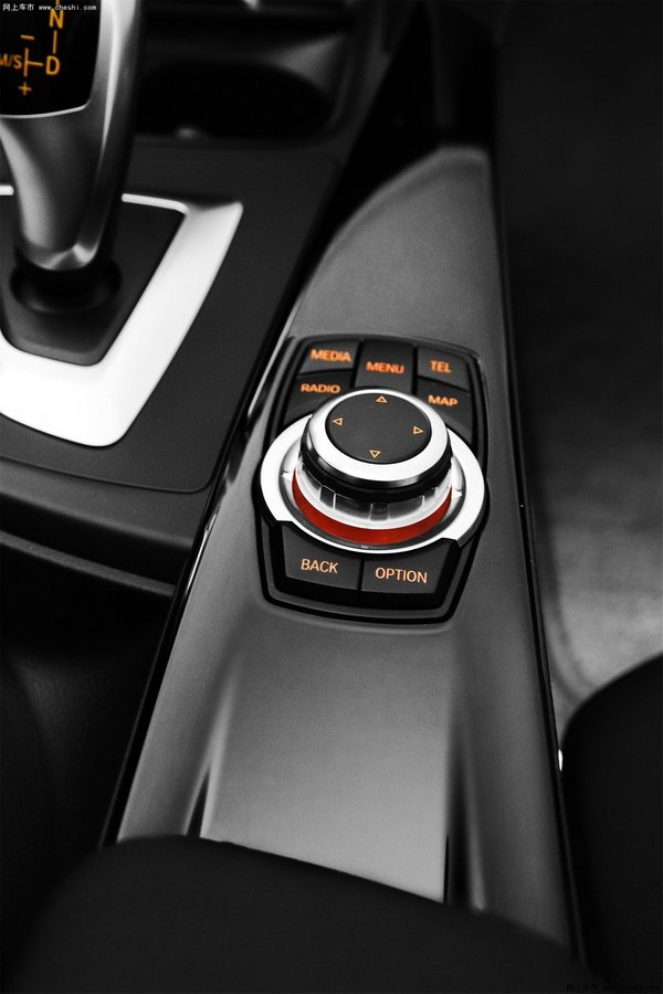 BMW 3系新内饰突显运动本质提升豪华质感-图5