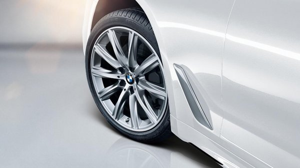 全新BMW 528Li上市特别版把握时代脉搏-图4