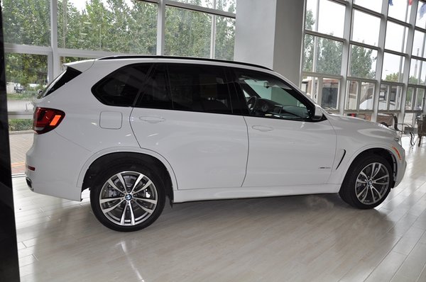 进口17宝马X5美规 激进越野过年回家有面-图3