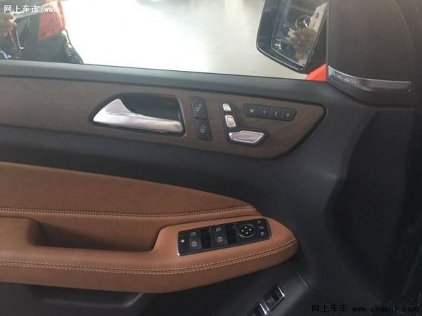 2017款奔驰GLS450现车全面到店底价抢购-图7