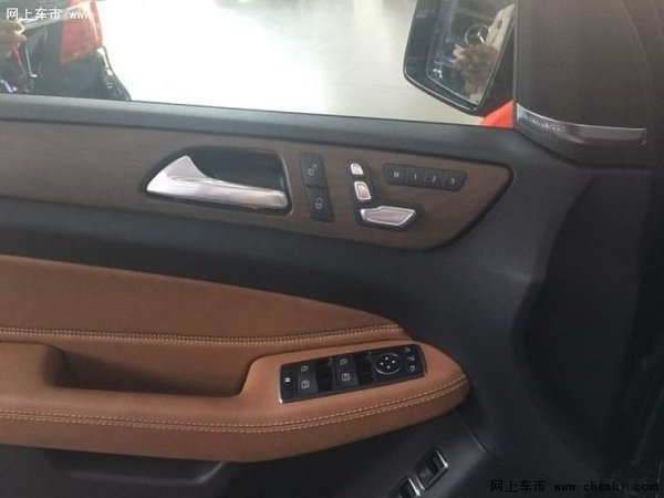 2017款奔馳GLS450現(xiàn)車全面到店底價搶購-圖7