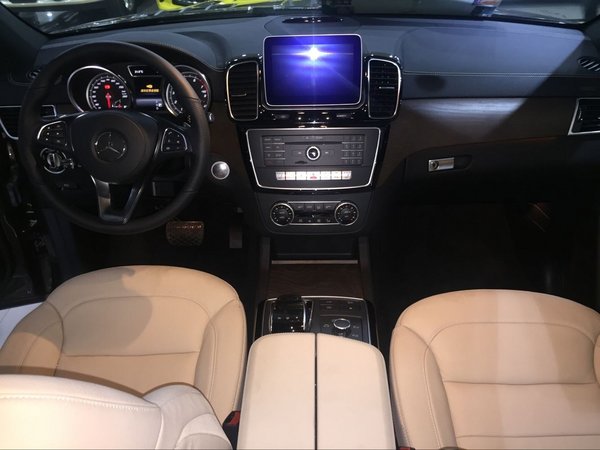 2017款奔馳GLS450報價 爆降現(xiàn)車港口批發(fā)-圖7