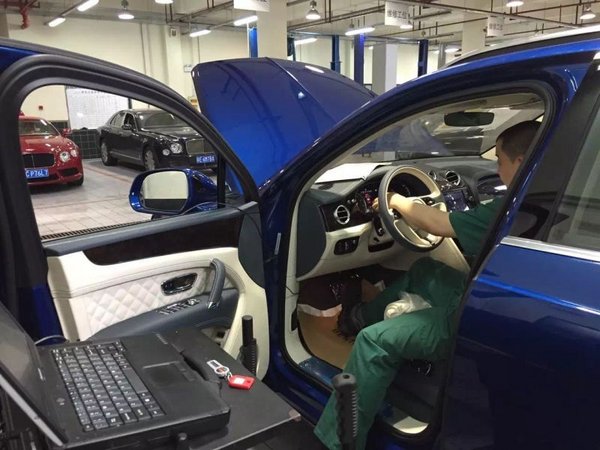 賓利添越現(xiàn)車報價 超豪華SUV國慶福利多-圖6