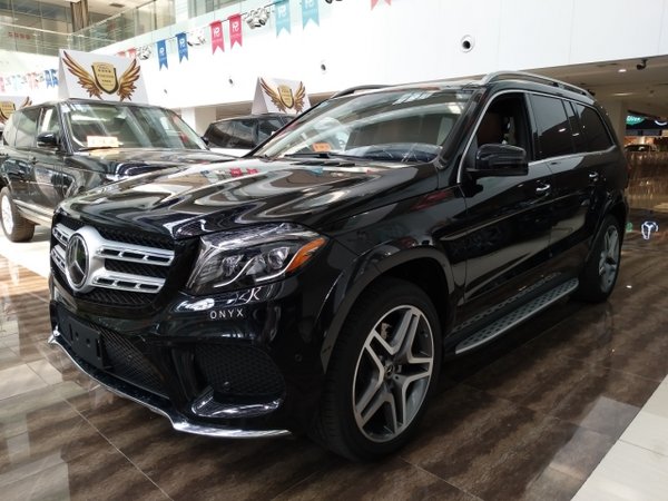 2017款奔驰GLS450 自驾新神器配置大比拼-图1