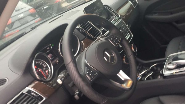 17奔驰GLS450四驱行情 全新港口一手资源-图4