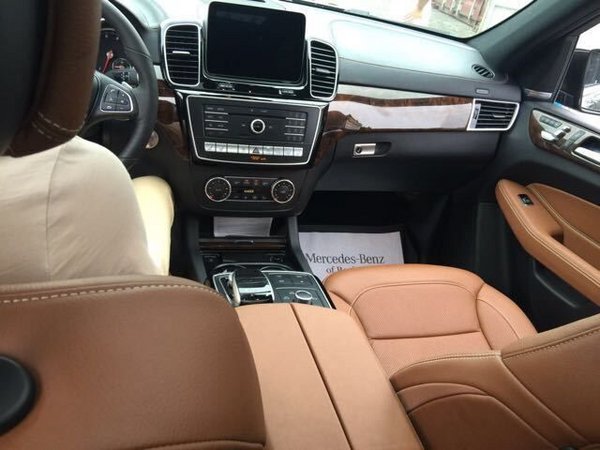 17款奔馳GLS450現(xiàn)車 七座大空間實(shí)力降價(jià)-圖4