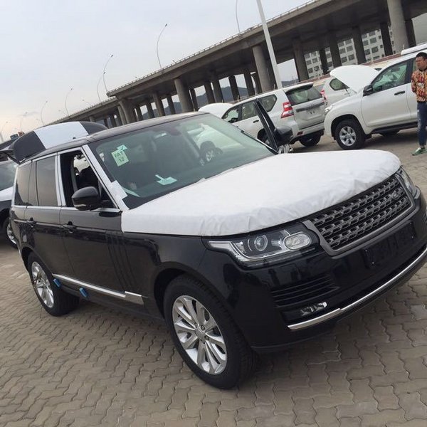 路虎揽胜行政版2017款价格配置图片详情-图1