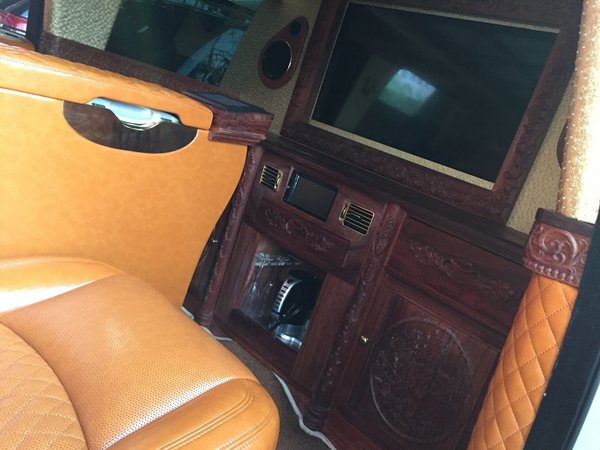 全球最强悍的路虎揽胜皇家一号 现车问世-图6