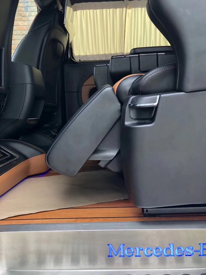 18款奔驰V250巨大后排空间 豪华商务首选-图9