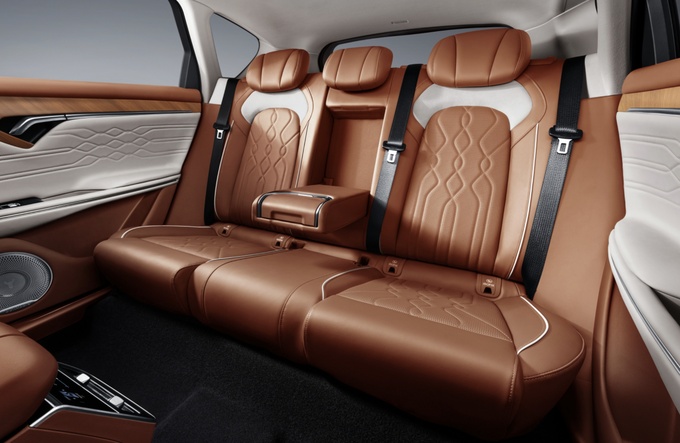 新岚图FREE和问界M7怎么选追求年轻运动选它准没错-图12