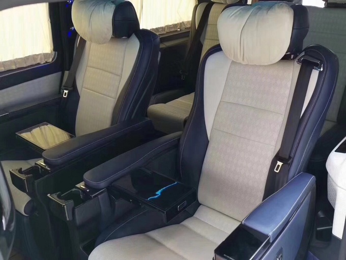 18款奔驰迈特斯现车优惠 内饰豪华最低价-图8