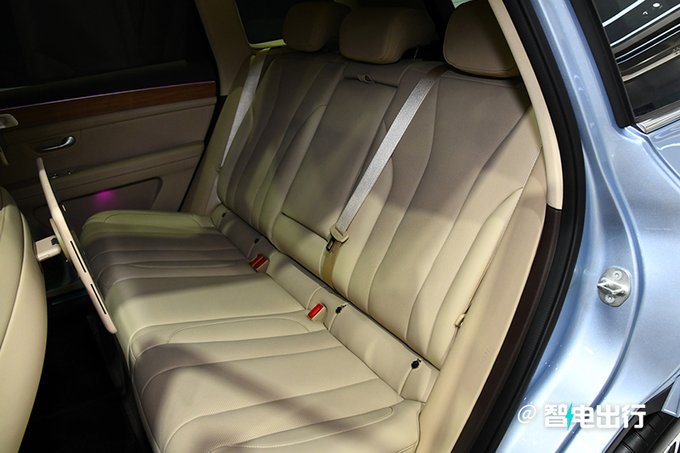 新问界M7七天后上市标配大五座 卖24.8万能火吗-图9