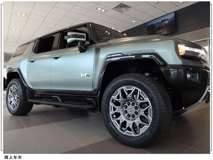 悍马全新SUV到店实拍搭可拆卸顶棚/配贯穿式头灯-图4