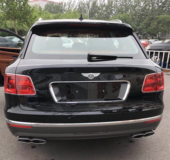 18款宾利添越4.0T柴油V8 底盘升降带后娱-图10