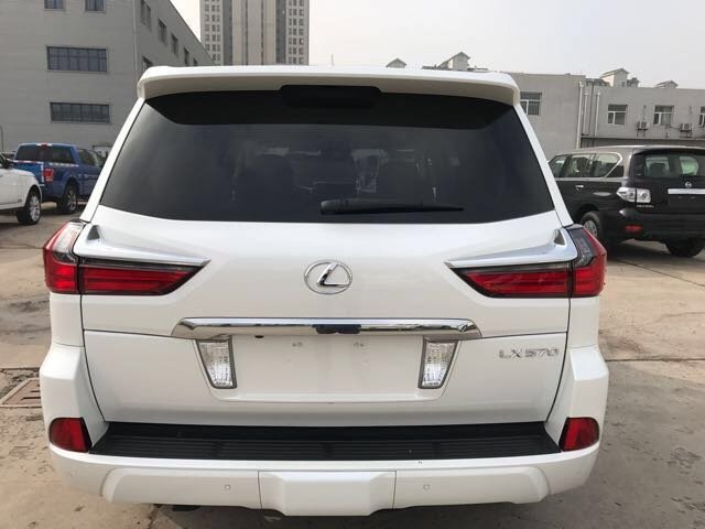 18款雷克萨斯LX570 线条优美彰显豪华感-图3