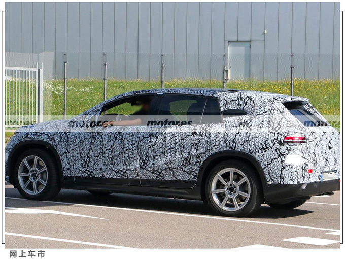 奔驰新款SUV路试曝光下月将亮相/今年11月开售-图4