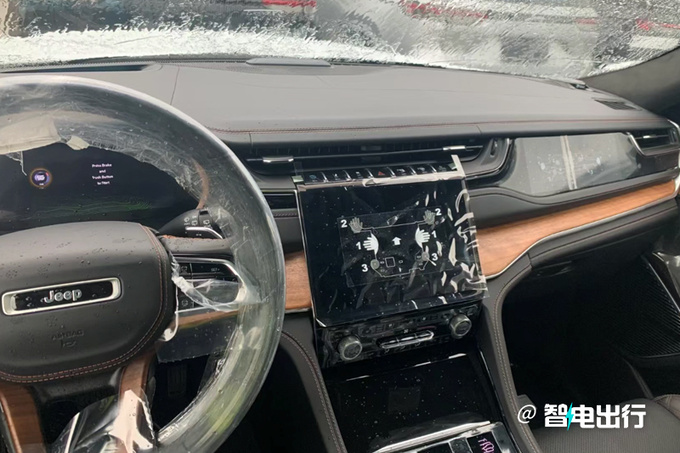 Jeep新大切诺基本月上市搭2.0T插混 预售65-75万元-图6