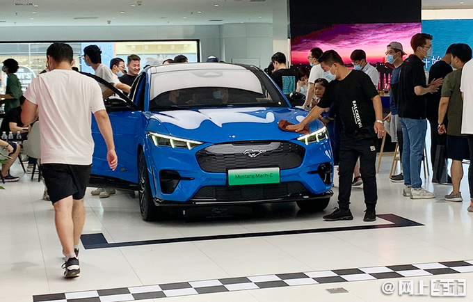 福特电动车城市店开业 上市Mach-E新车型-续航更长-图2