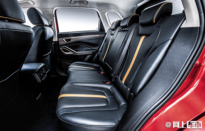 外观更运动奔腾新款T55上市 售价X.XX-XX.XX万元-图4