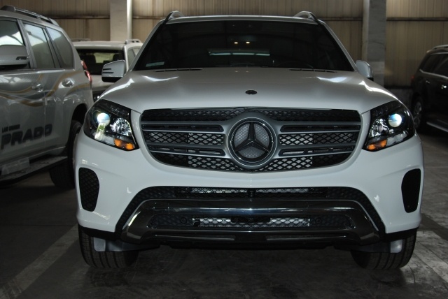 18款奔驰GLS450心动热惠 仅需90万超值购-图1