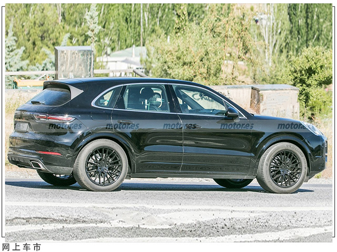 保时捷全新卡宴曝光入门搭3.0T/内配双液晶屏幕-图4