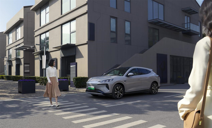 智能豪华超舒适大五座电动SUV全新腾势N7正式上市23.98万起-图6