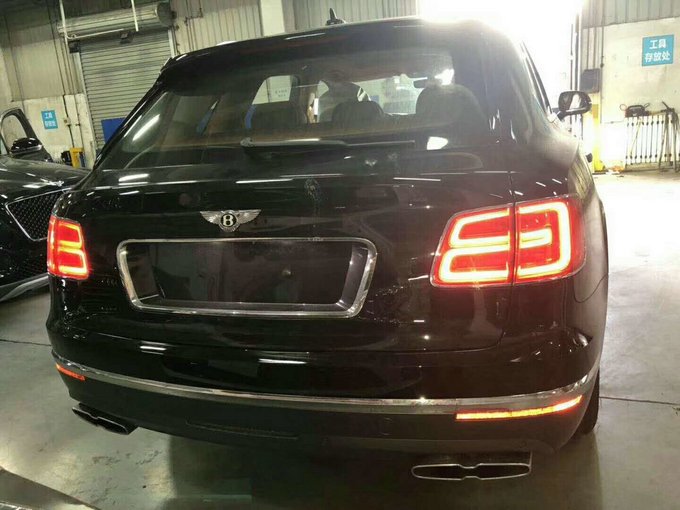 18款宾利添越4.0T 柴油V8五座报价258万-图7