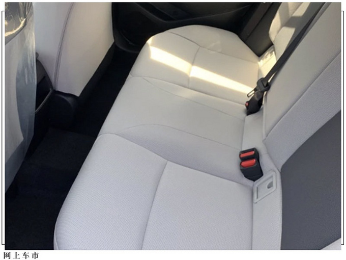 丰田新卡罗拉海外实拍搭1.8L引擎/内饰配置丰富-图8