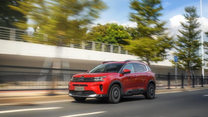 法系SUV新秀天逸BEYOND面对RAV4到底怂不怂-图1