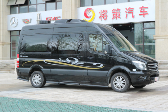 新奔驰斯宾特324房车 设计领先配置丰富-图2