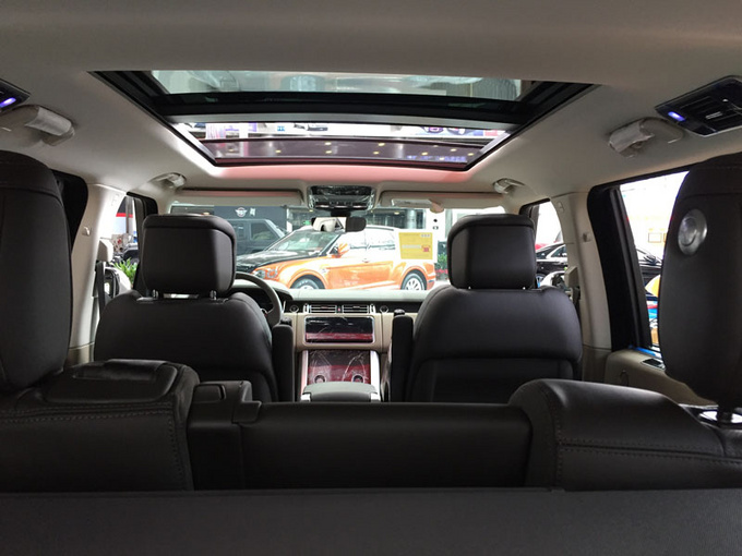 18款中东路虎揽胜3.0T 汽油加长夏日低价-图8