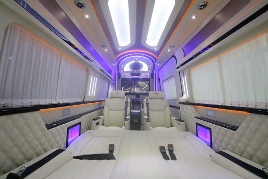 奔驰斯宾特 内饰主流53寸大电视火爆开售-图9