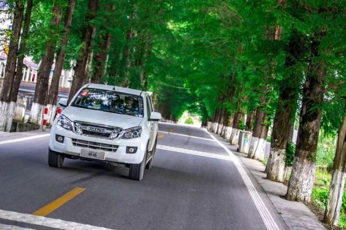 匠心品质 更有保障 江西五十铃铃拓国六AT版即将上市-图2