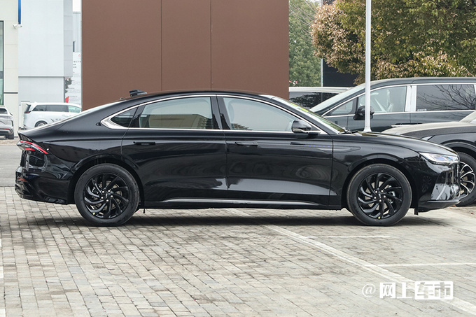 加x万买混动版新林肯Z售xx.xx万起 升级8155芯片-图2