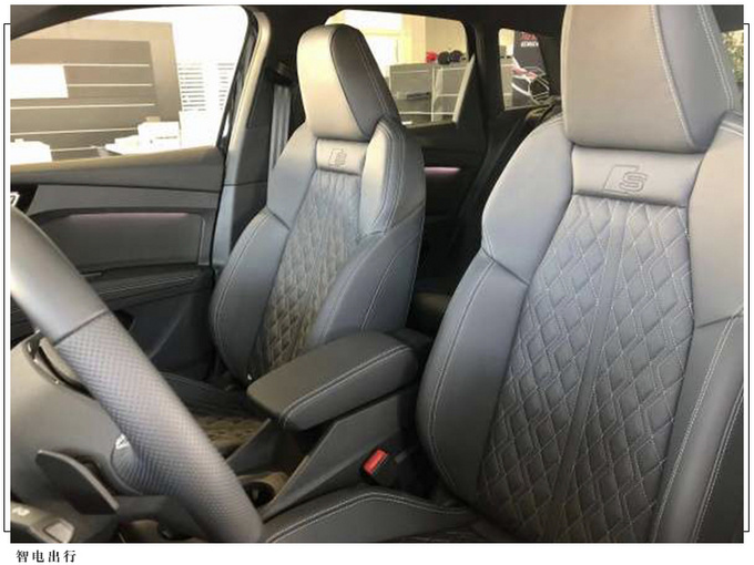 奥迪Q4 e-tron进店实拍多边形格栅/配贯穿尾灯-图4