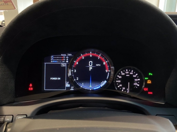 雷克萨斯GS F到店实拍搭5.0 V8引擎/性能媲美M3-图9