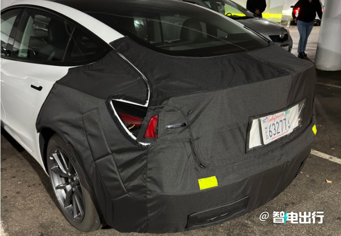 特斯拉新款Model 3曝光今年二季度发布/内饰翻新-图4