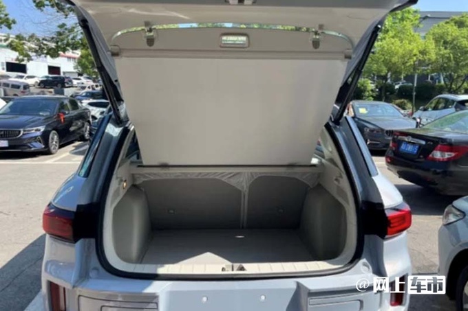 官方降价X.X万吉利ICON售XX.XX-XX.XX万元-图6