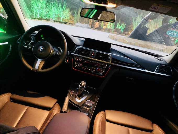 M套件傍身 实拍宝马320Li M运动曜夜版