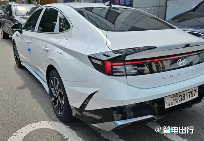 現代十一代索納塔實車街拍官宣明年國產開售-圖2