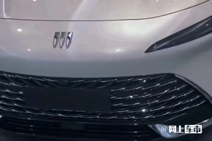 别克新君越街拍-或4月首发现款降8.4万比威朗便宜-图6