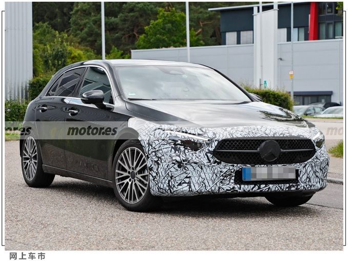 奔驰中期改款A级路试实车曝光配C级同款格栅-图3