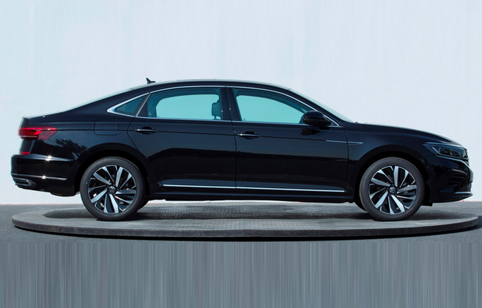 上汽大众新款帕萨特曝光外观大改 前脸酷似速腾-图2