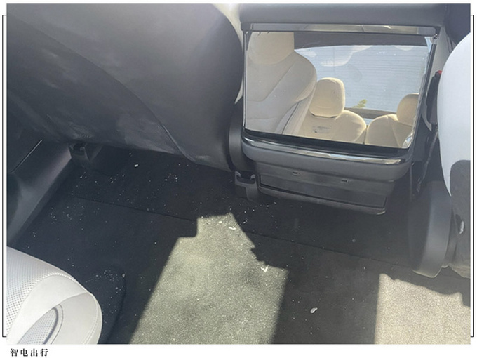 特斯拉Model X高性能版实拍搭三电机/内饰升级-图2