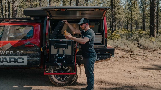 丰田Tacoma越野露营车配备超强电路系统-图3