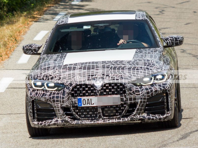 宝马4系高性能运动版曝光搭3.0T双增压/动力大涨-图1