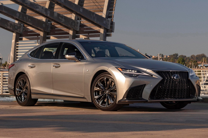 雷克萨斯新款LS曝光入门车型配置升级/年底开售-图1
