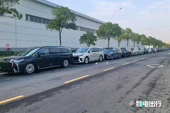 岚图老款梦想家清库存-最高降5万比本田奥德赛便宜-图3