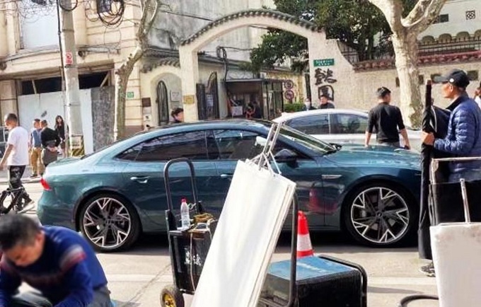 上汽奥迪A7L实车曝光竞争A6L/E级 4月19日发布-图1